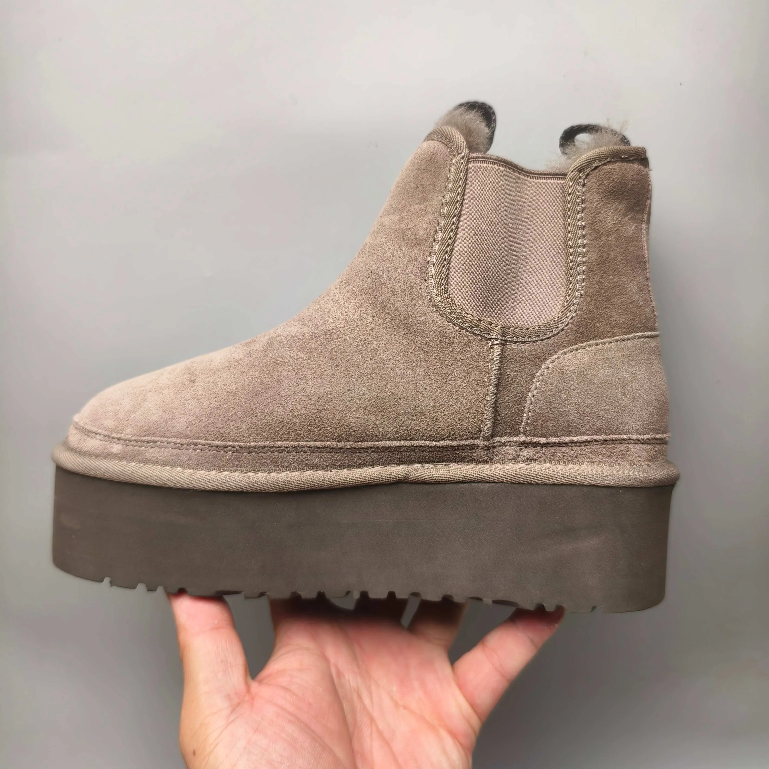 💰560 UGG sheepskin all-in-one snow boots Chelsea boots UGG 4526 Autumn and winter new women's casual and comfortable thick-soled Chelsea fashion boots star same style 1134526 Color: black maroon gray Size: 35-40